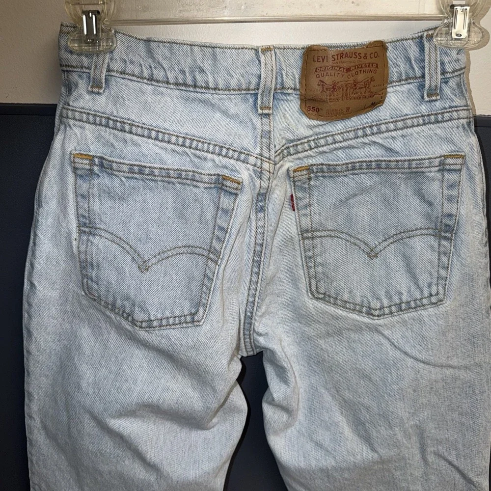 Vintage Levi's 550 Light Wash Relaxed‎ Fit Taper Womens Size 11 Med 28x30